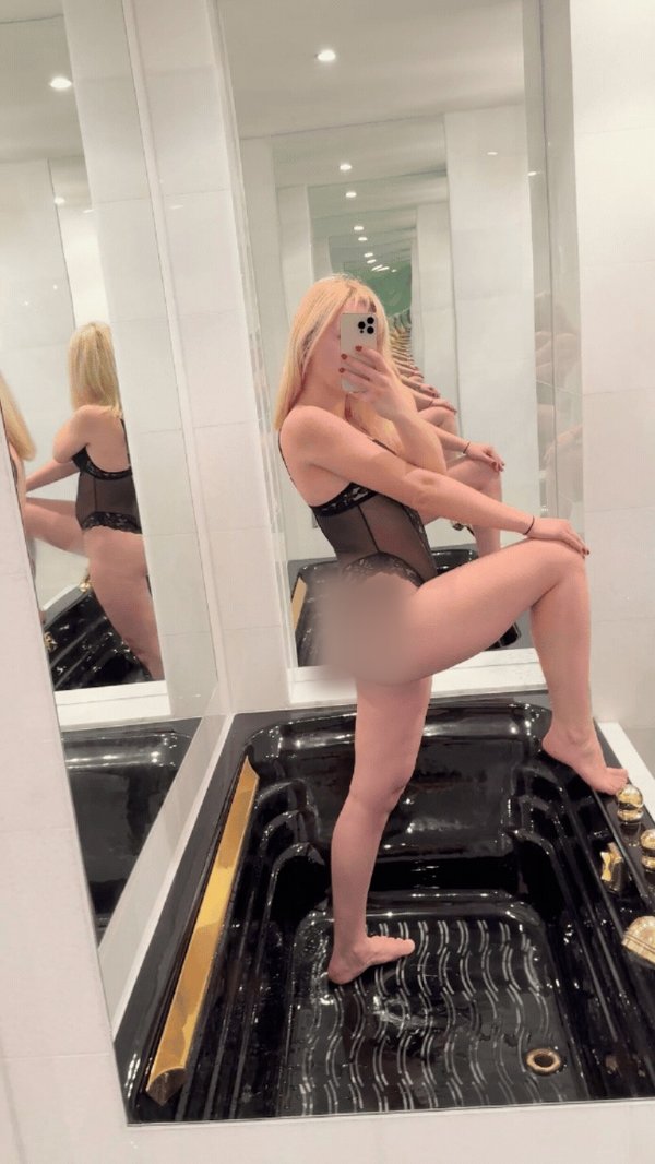 @lovelyybrooke