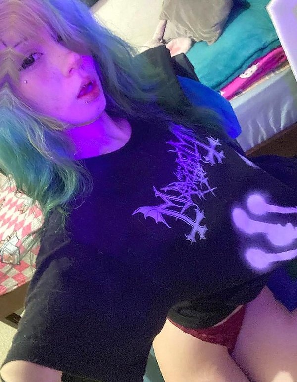 @emilyonearth - verified creator
