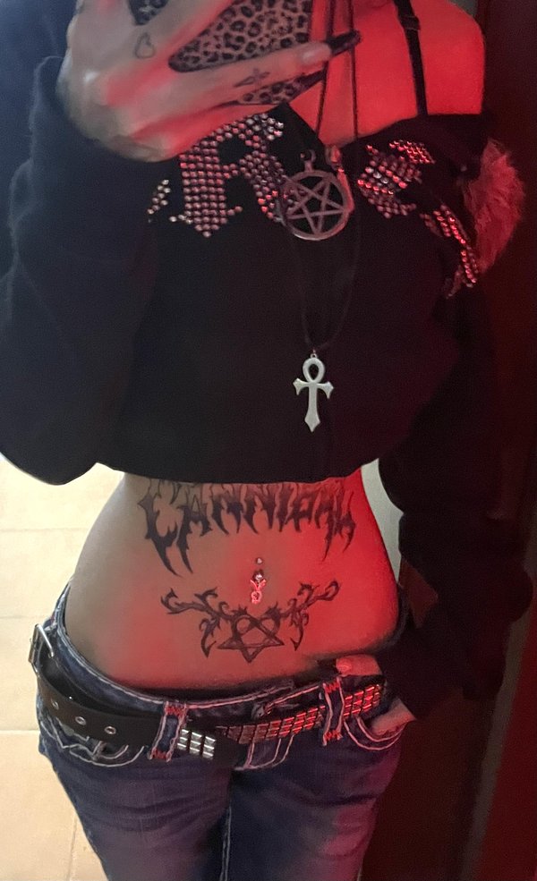 @cannibalvicious - verified creator