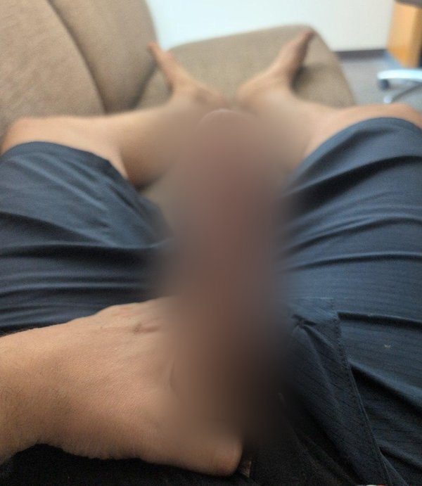 @decentlyhung000