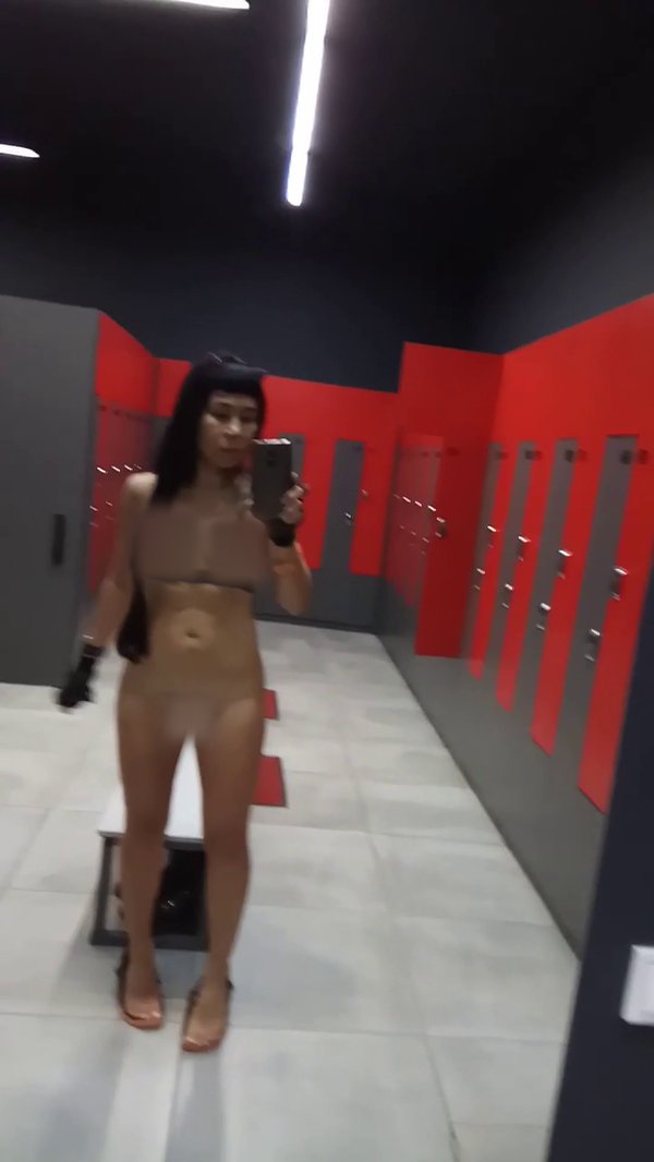 @tinybadgirrl - verified creator