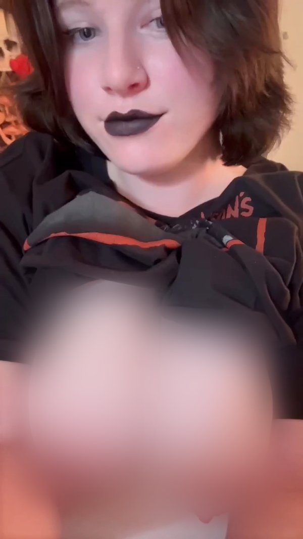 @erika_hex - verified creator