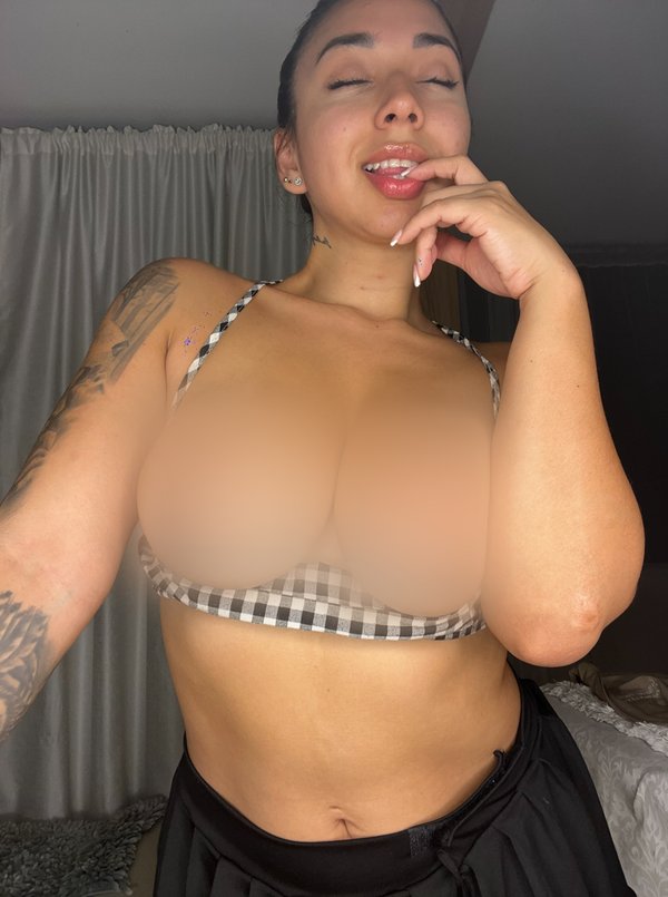 @prettydreamybabe - verified creator