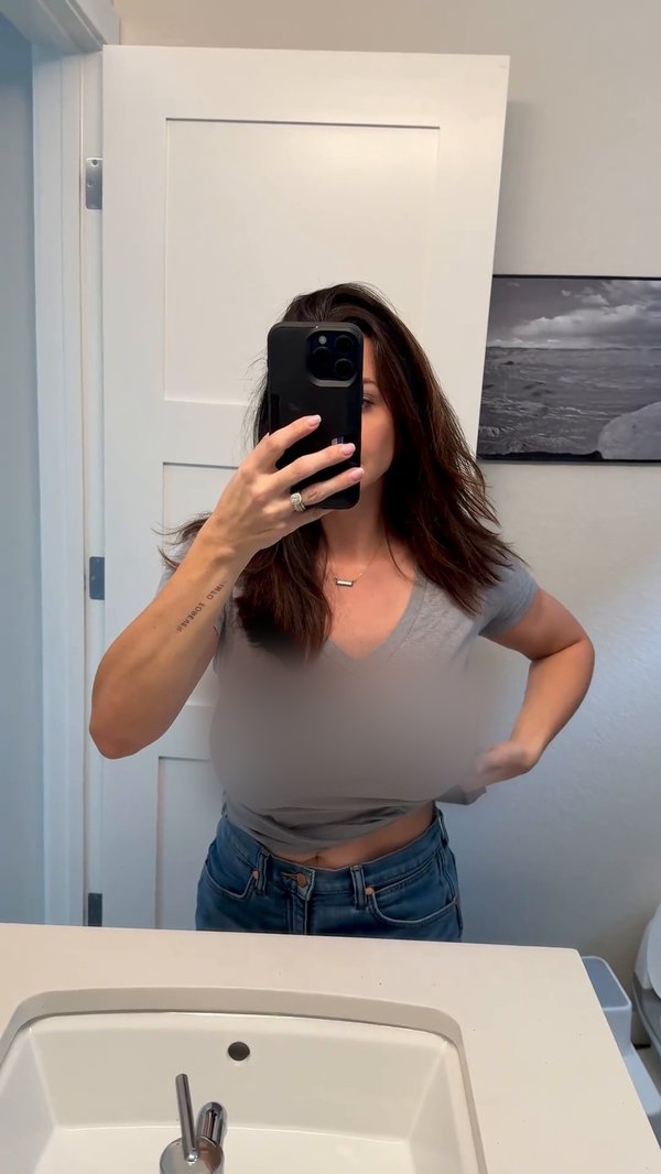 @flower_girl_11 - verified creator