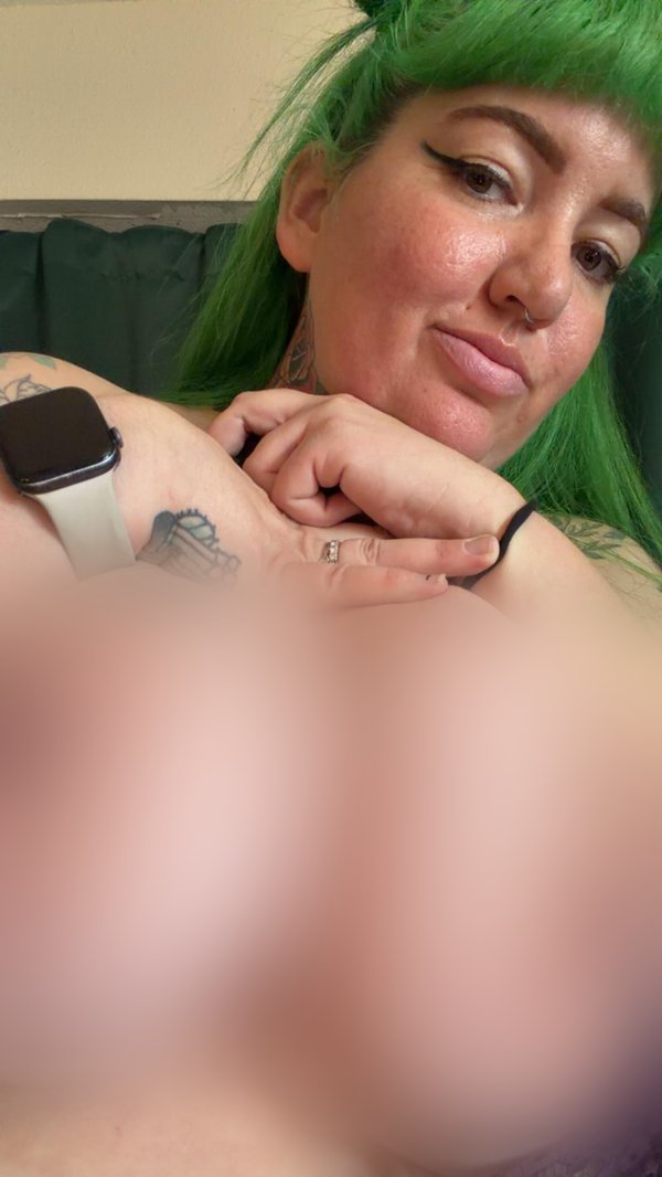 @megkillerbee - verified creator