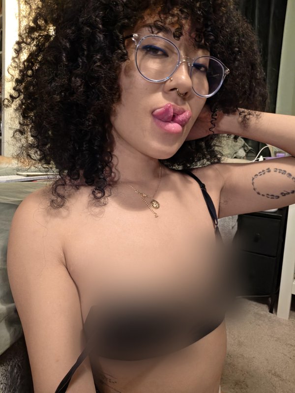 @barefootmila - verified creator
