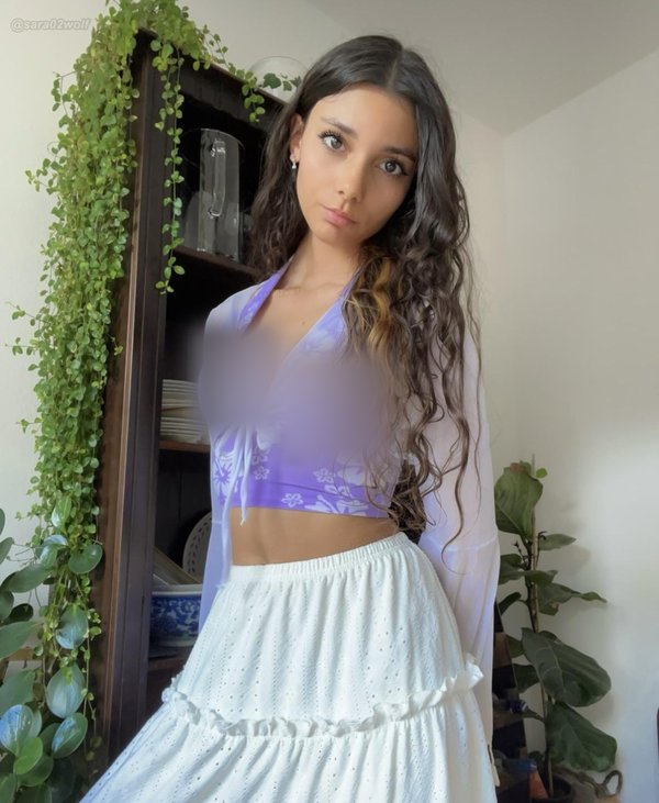 @sara02wolf - verified creator