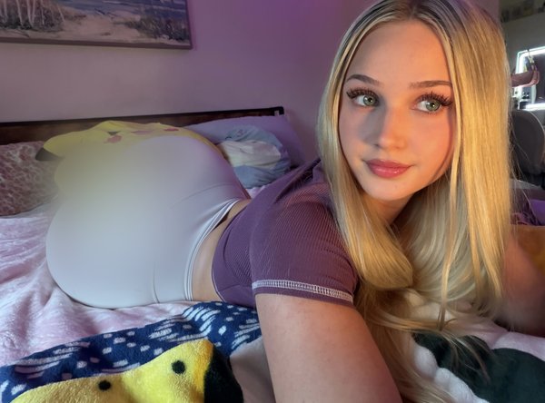 @theroyalpapaya - verified creator